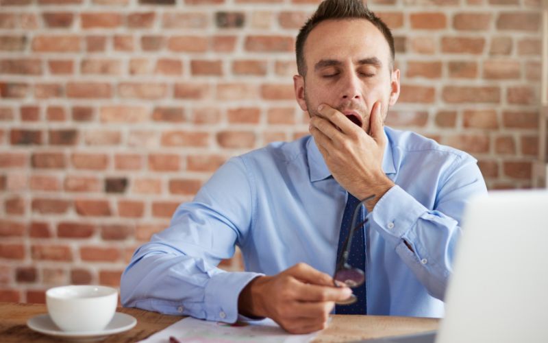 ¿Por qué bostezamos y qué nos dice sobre nuestro cuerpo? Descubre su función, sus beneficios y cuándo puede ser motivo de atención médica.